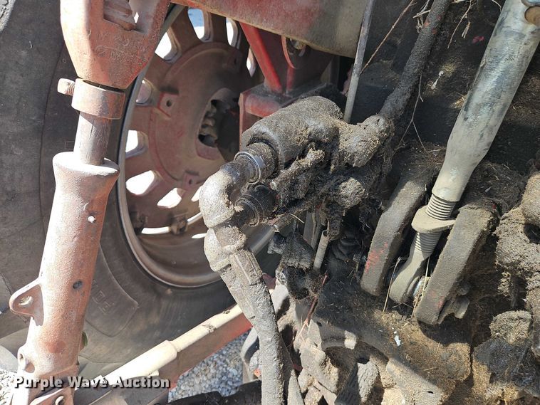 image for item EO7278 1974 International Harvester 1066 tractor