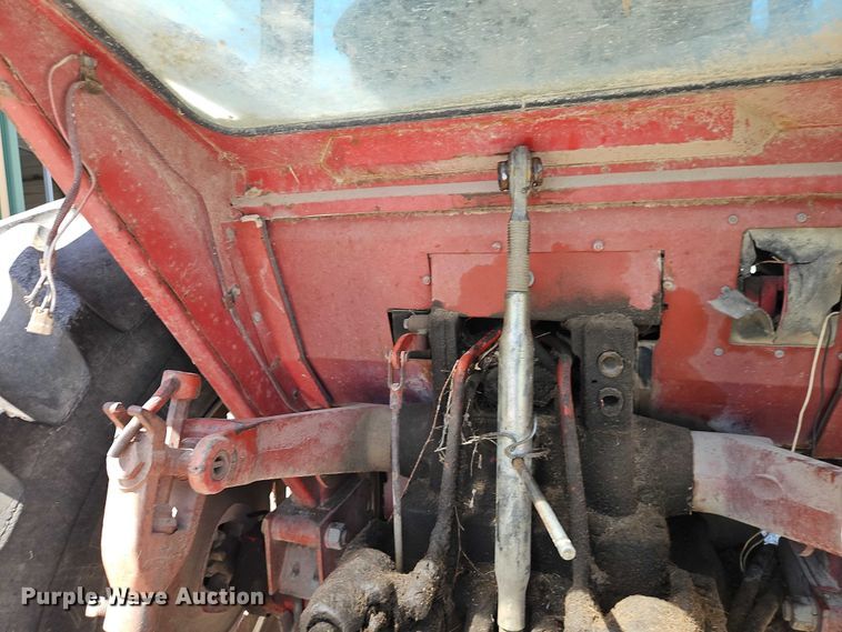 image for item EO7278 1974 International Harvester 1066 tractor