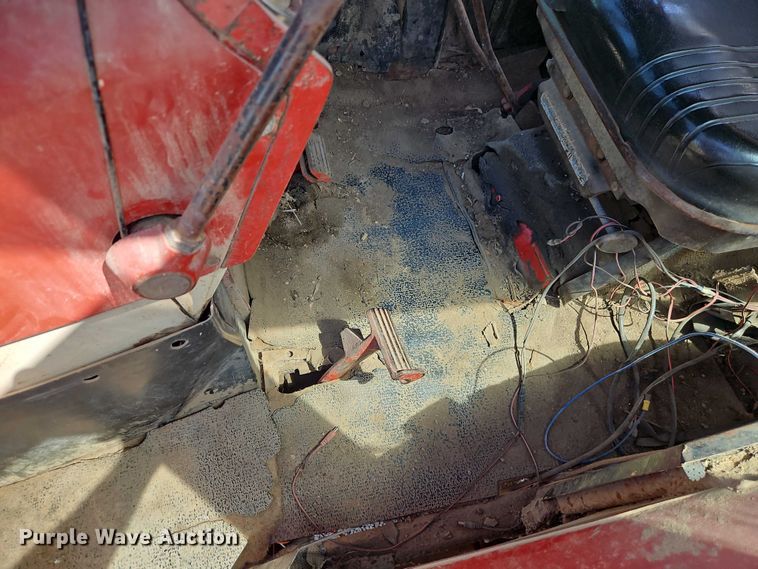 image for item EO7278 1974 International Harvester 1066 tractor