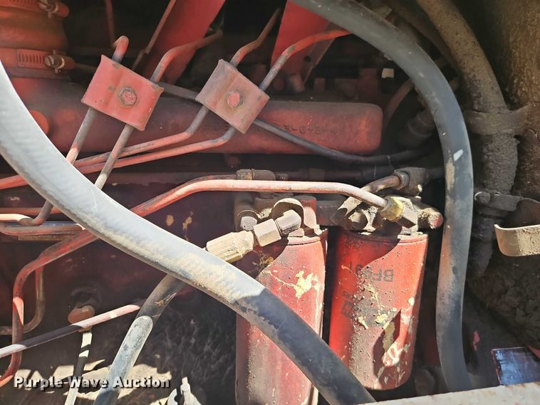 image for item EO7278 1974 International Harvester 1066 tractor