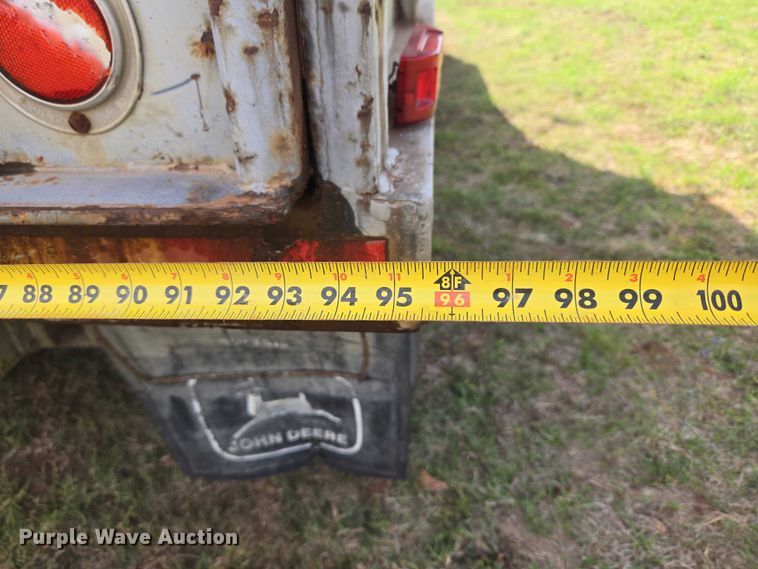 image for item ET5204 1972 Chevrolet C60 grain truck