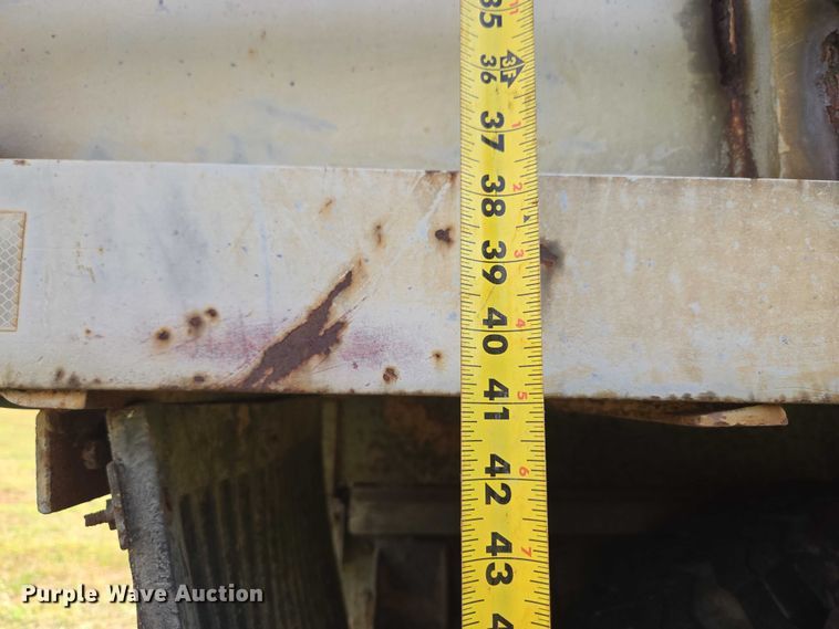 image for item ET5204 1972 Chevrolet C60 grain truck