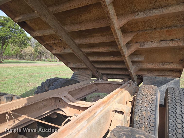 image for item ET5204 1972 Chevrolet C60 grain truck