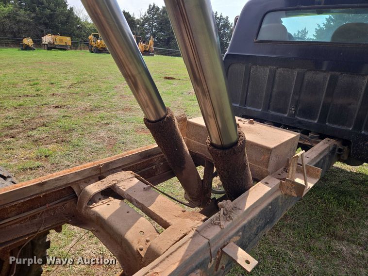 image for item ET5204 1972 Chevrolet C60 grain truck