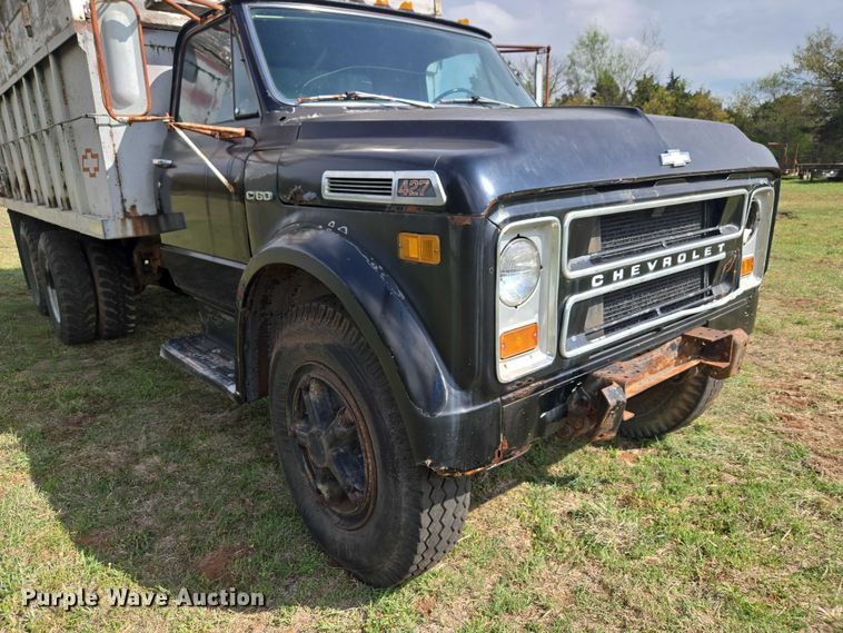 image for item ET5204 1972 Chevrolet C60 grain truck