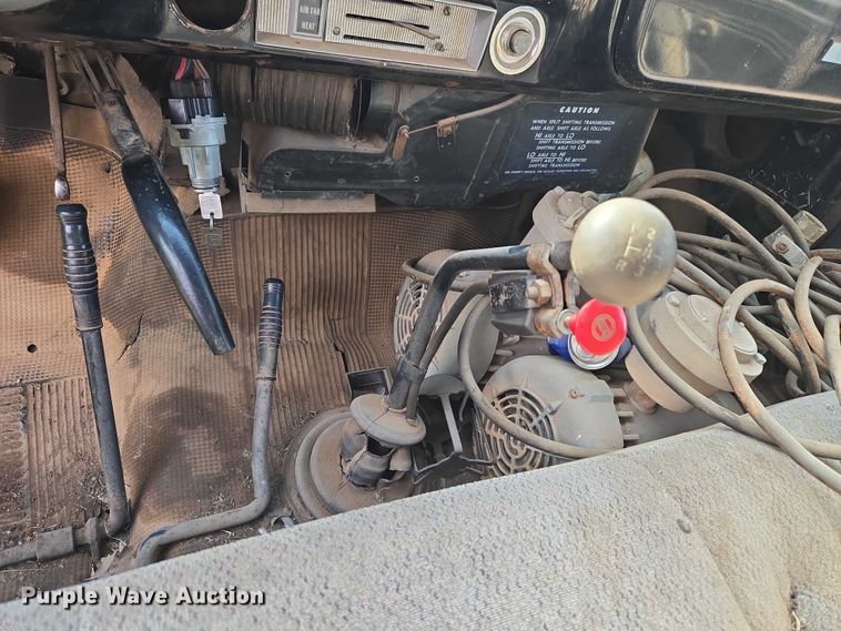 image for item ET5204 1972 Chevrolet C60 grain truck