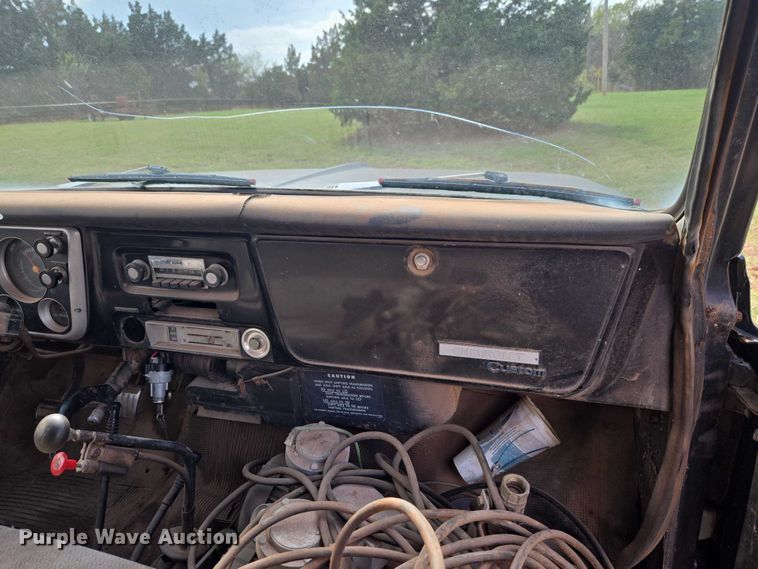image for item ET5204 1972 Chevrolet C60 grain truck