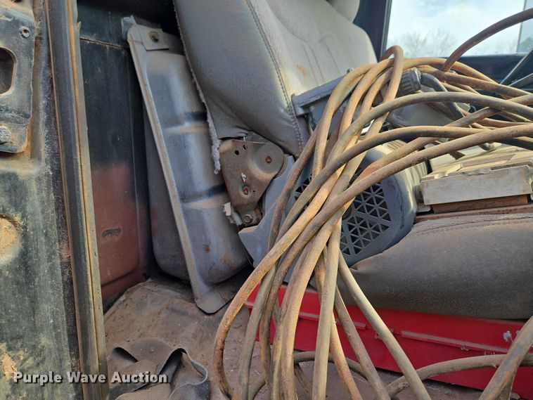 image for item ET5204 1972 Chevrolet C60 grain truck