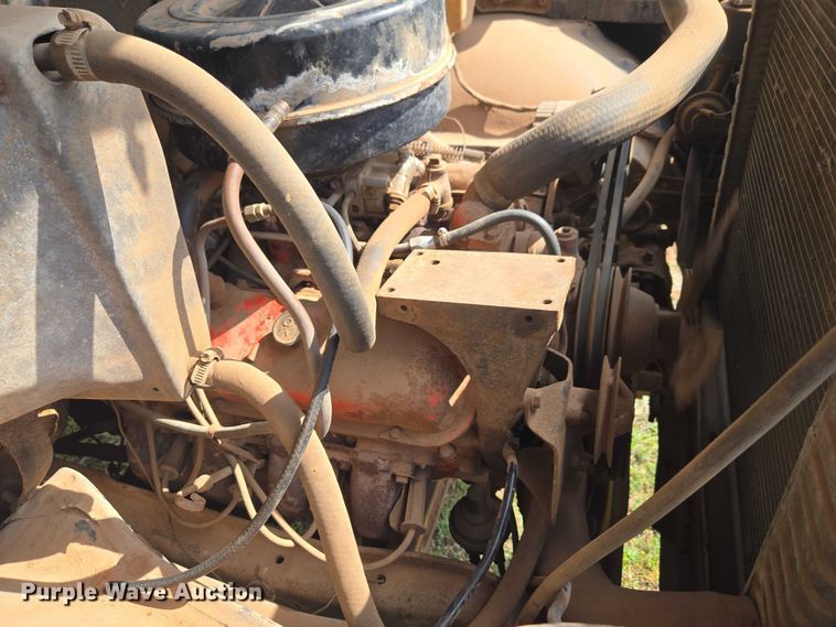 image for item ET5204 1972 Chevrolet C60 grain truck