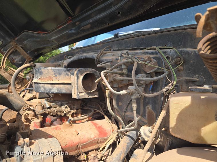 image for item ET5204 1972 Chevrolet C60 grain truck