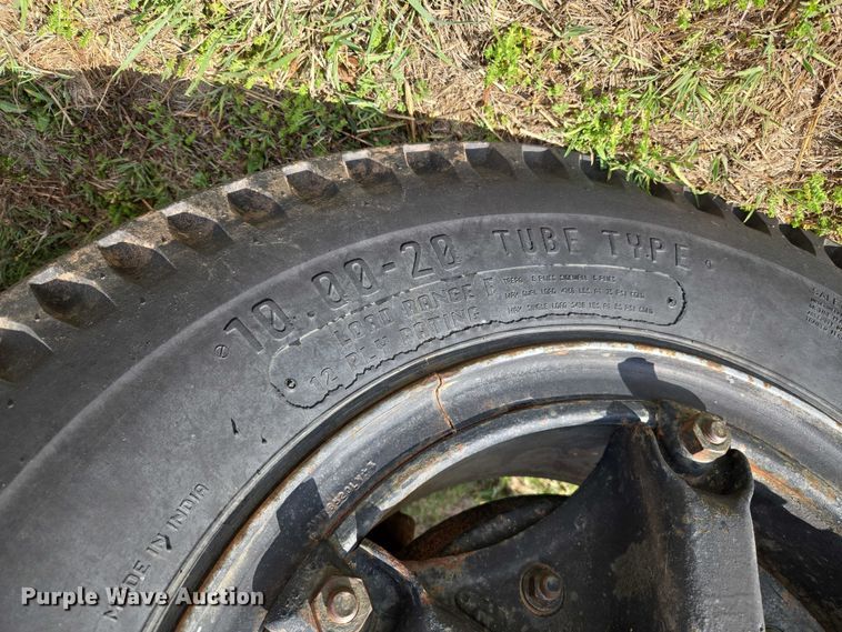 image for item ET5204 1972 Chevrolet C60 grain truck