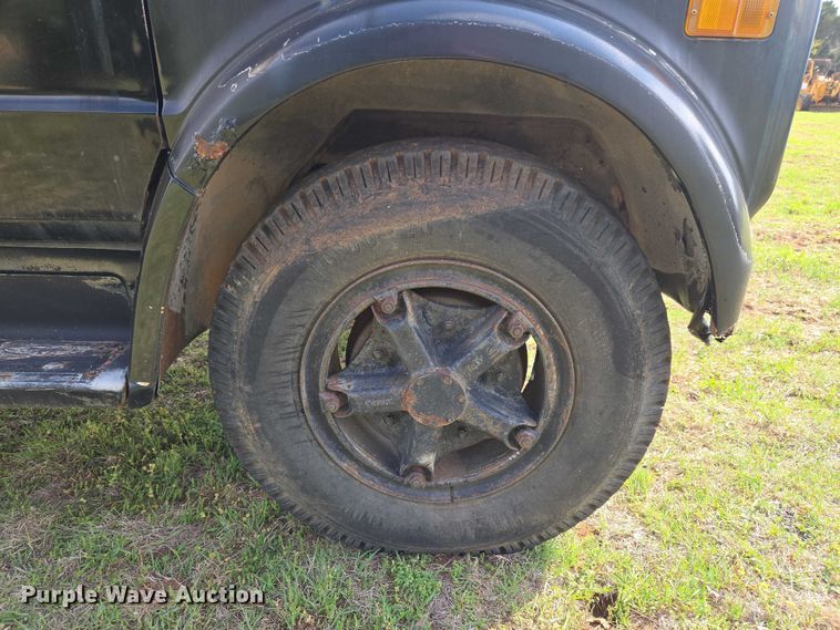 image for item ET5204 1972 Chevrolet C60 grain truck