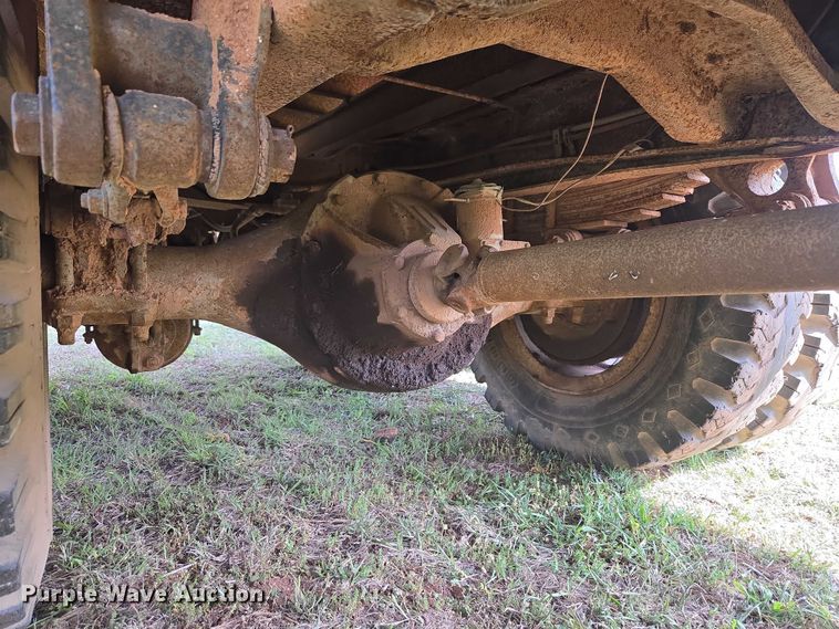 image for item ET5204 1972 Chevrolet C60 grain truck