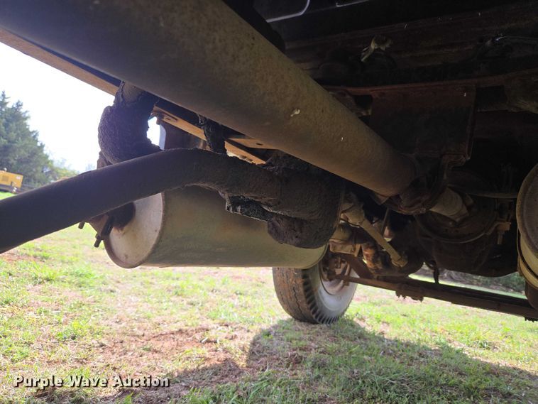 image for item ET5204 1972 Chevrolet C60 grain truck