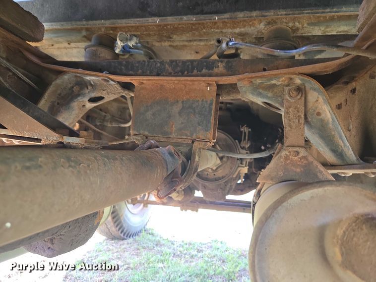 image for item ET5204 1972 Chevrolet C60 grain truck