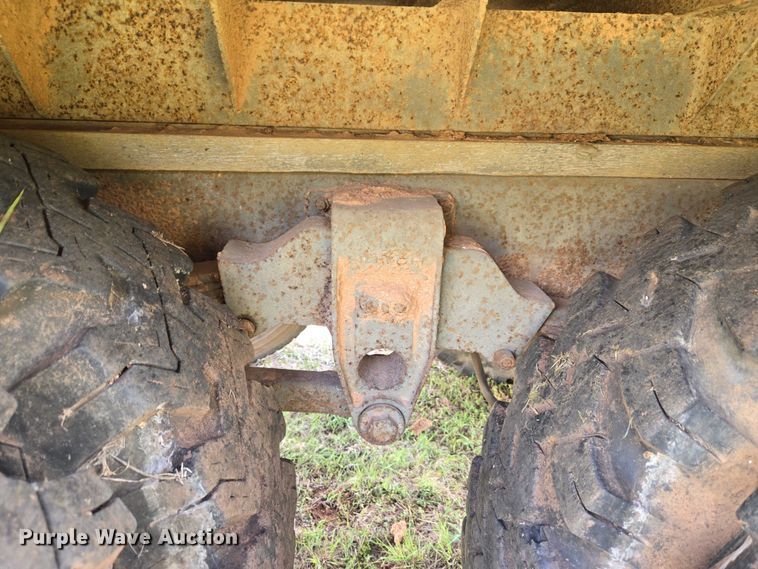 image for item ET5204 1972 Chevrolet C60 grain truck