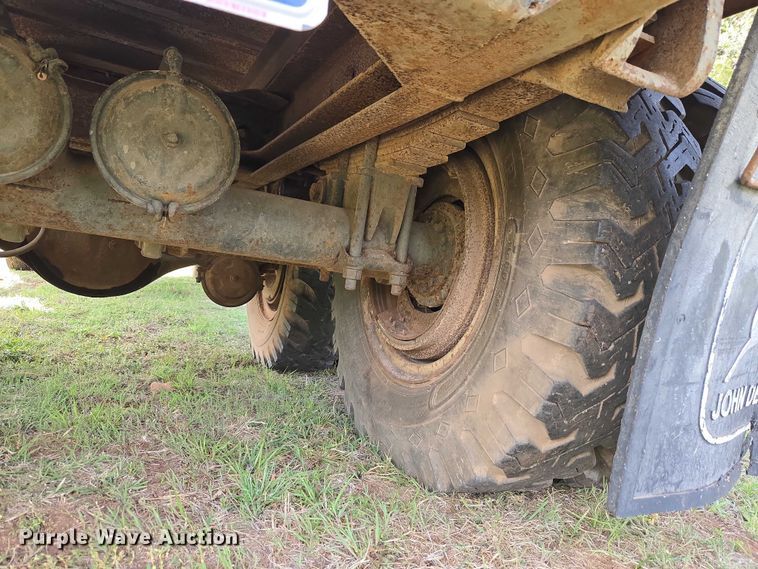 image for item ET5204 1972 Chevrolet C60 grain truck