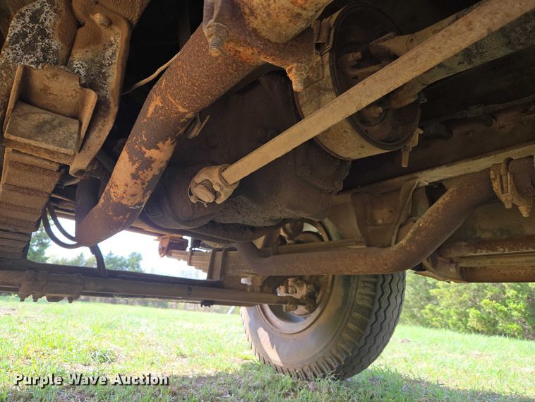 image for item ET5204 1972 Chevrolet C60 grain truck