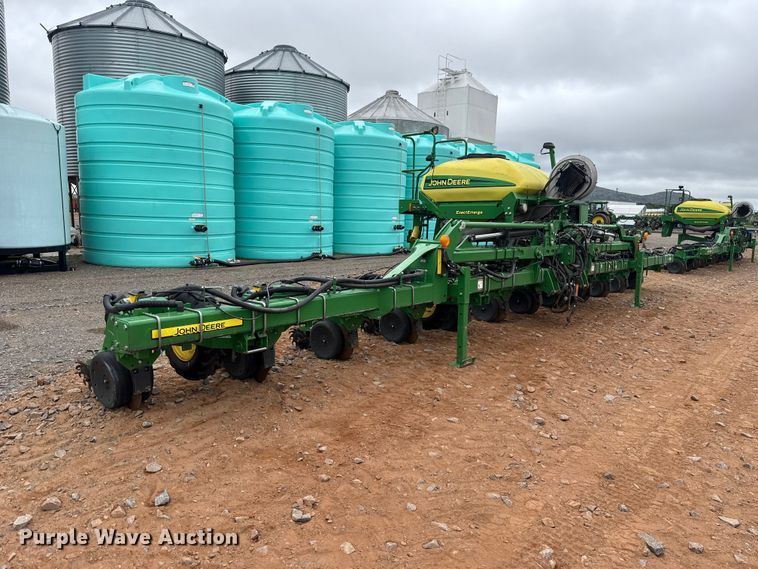 image for item ET6048 2018 John Deere 1725C Exact Emerge planter