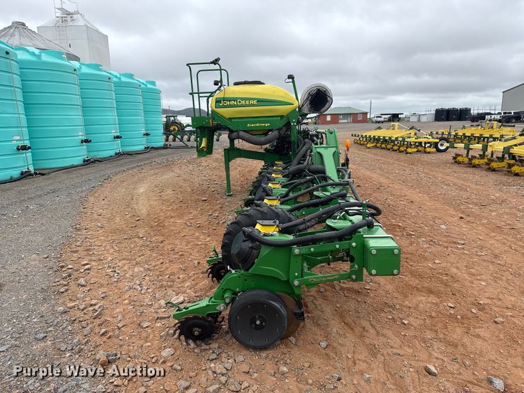 image for item ET6048 2018 John Deere 1725C Exact Emerge planter