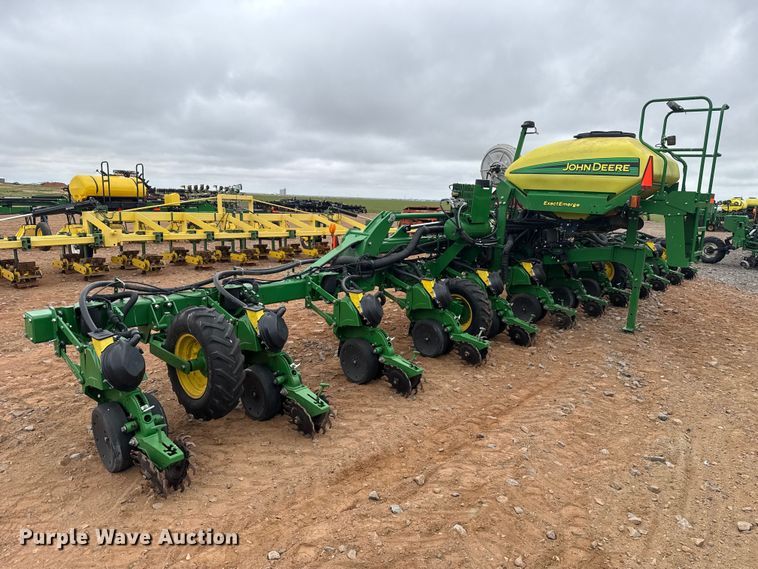 image for item ET6048 2018 John Deere 1725C Exact Emerge planter