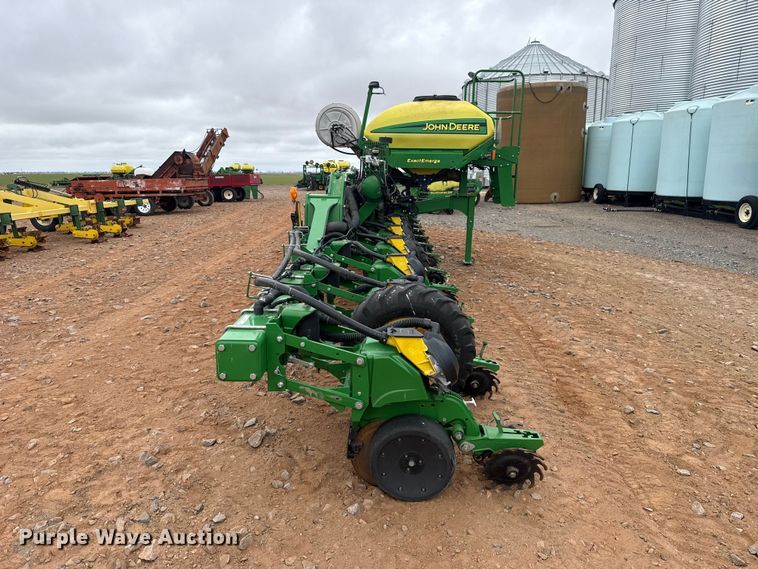 image for item ET6048 2018 John Deere 1725C Exact Emerge planter