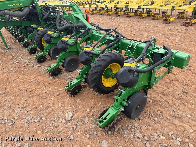 image for item ET6048 2018 John Deere 1725C Exact Emerge planter