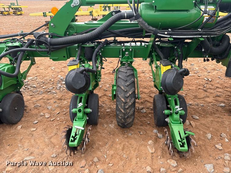 image for item ET6048 2018 John Deere 1725C Exact Emerge planter