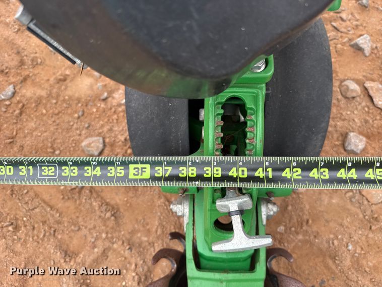 image for item ET6048 2018 John Deere 1725C Exact Emerge planter