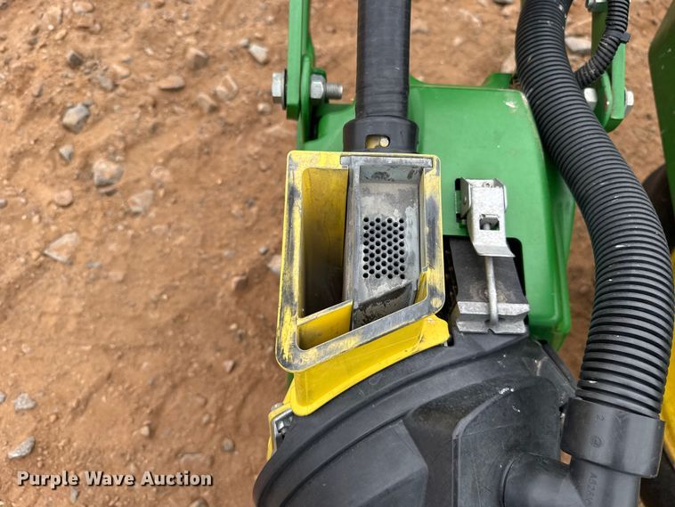 image for item ET6048 2018 John Deere 1725C Exact Emerge planter