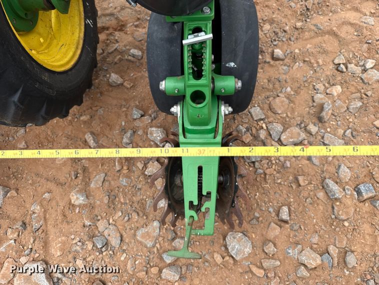 image for item ET6048 2018 John Deere 1725C Exact Emerge planter