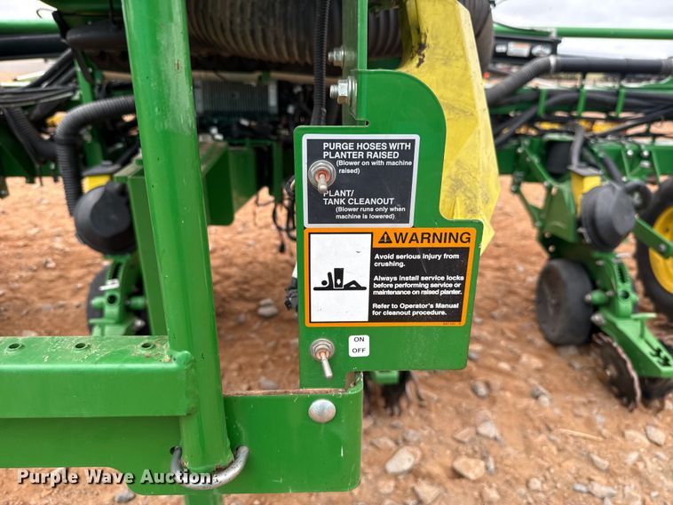 image for item ET6048 2018 John Deere 1725C Exact Emerge planter