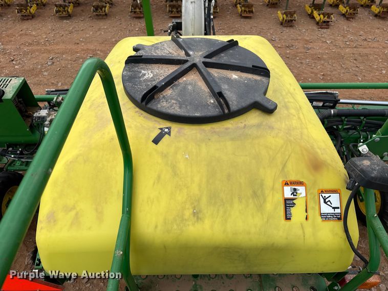 image for item ET6048 2018 John Deere 1725C Exact Emerge planter