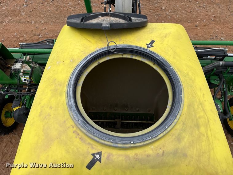 image for item ET6048 2018 John Deere 1725C Exact Emerge planter