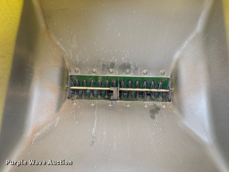 image for item ET6048 2018 John Deere 1725C Exact Emerge planter