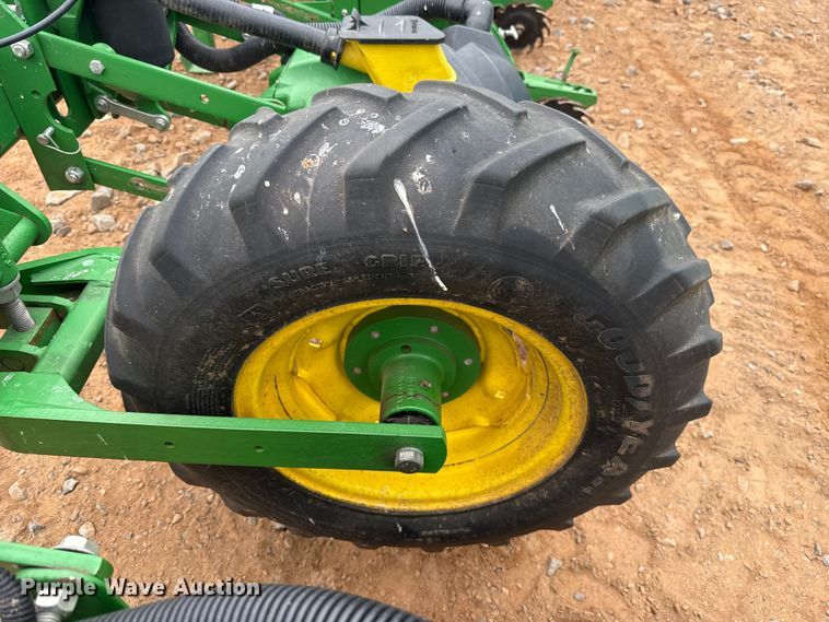 image for item ET6048 2018 John Deere 1725C Exact Emerge planter