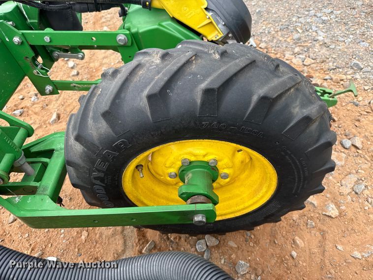 image for item ET6048 2018 John Deere 1725C Exact Emerge planter