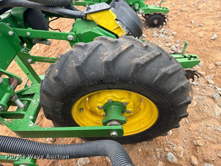 image for item ET6048 2018 John Deere 1725C Exact Emerge planter
