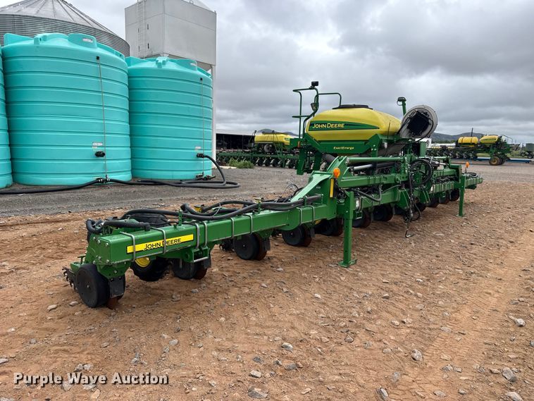 image for item ET6049 2018 John Deere 1725C Exact Emerge planter