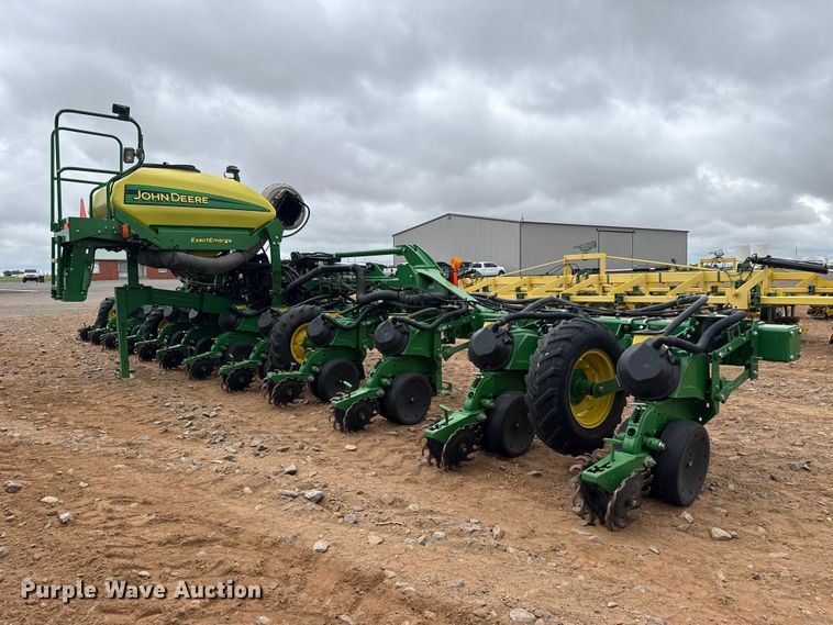 image for item ET6049 2018 John Deere 1725C Exact Emerge planter