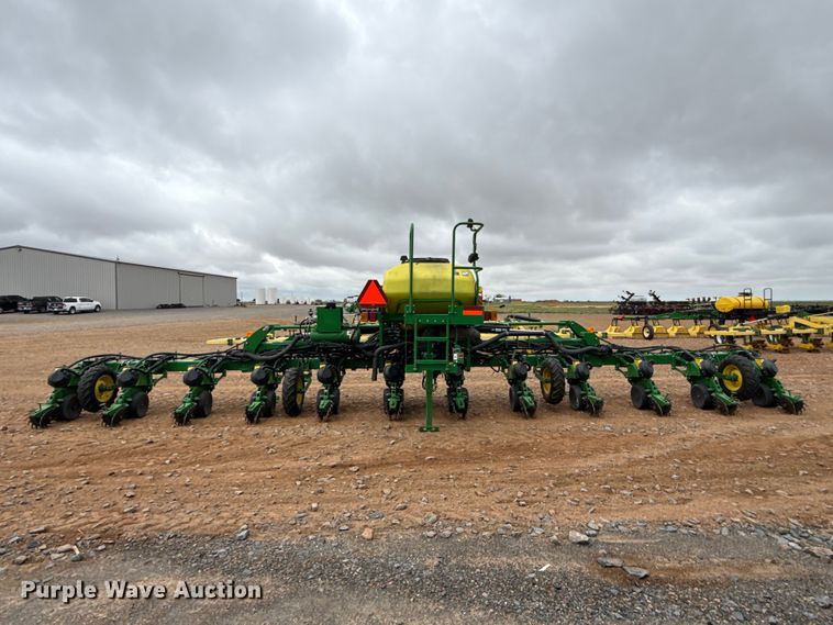 image for item ET6049 2018 John Deere 1725C Exact Emerge planter