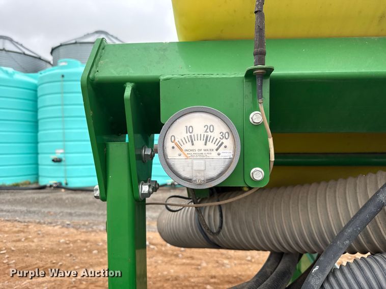 image for item ET6049 2018 John Deere 1725C Exact Emerge planter