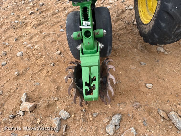 image for item ET6049 2018 John Deere 1725C Exact Emerge planter