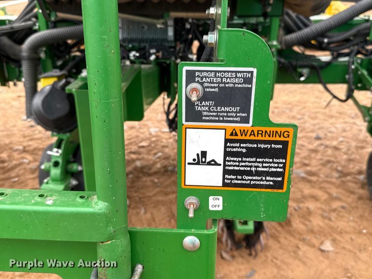 image for item ET6049 2018 John Deere 1725C Exact Emerge planter