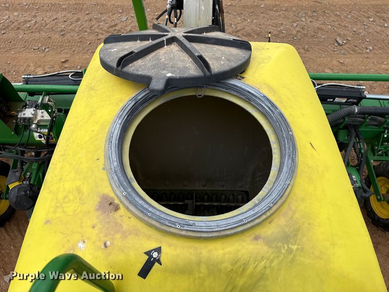 image for item ET6049 2018 John Deere 1725C Exact Emerge planter