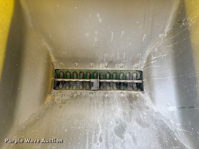 image for item ET6049 2018 John Deere 1725C Exact Emerge planter