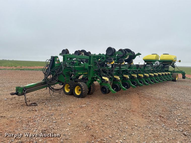 image for item ET6050 2015 John Deere DB120 planter