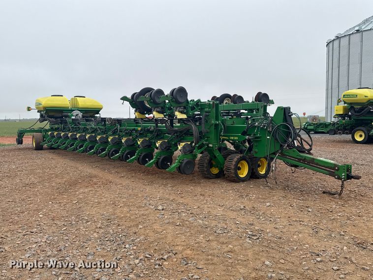 image for item ET6050 2015 John Deere DB120 planter