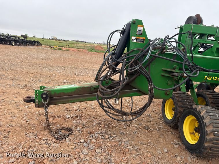 image for item ET6050 2015 John Deere DB120 planter