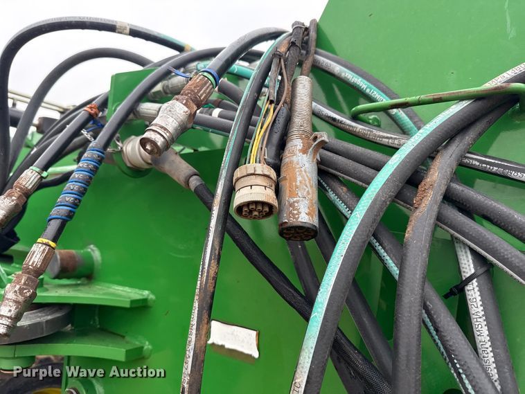 image for item ET6050 2015 John Deere DB120 planter